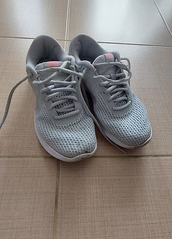 Nike spor ayakkabı