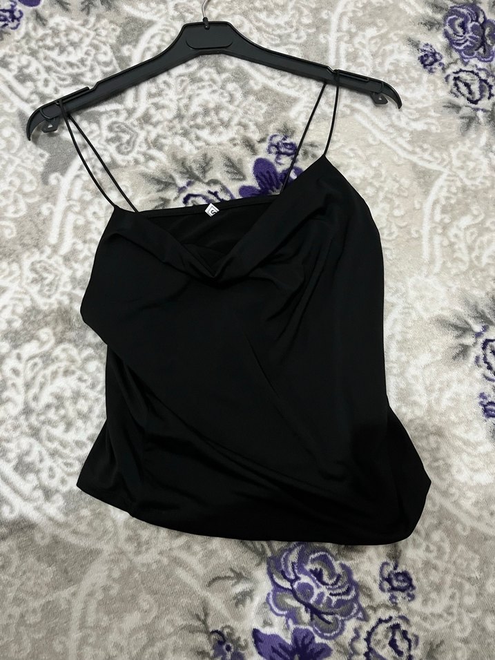 Siyah Drapeli İnce Askılı Kadın Atlet - Görsel 2