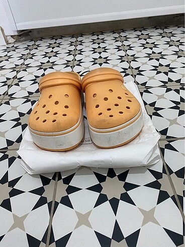 Crocs sımırlı üretm