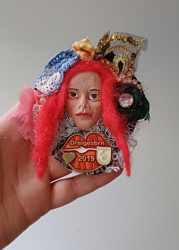 Accessorize Renkli İşlemeli Boncuklu Kadın Broş