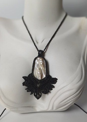 Accessorize Siyah İşlemeli Mini Gotik Boncuklu Kolye