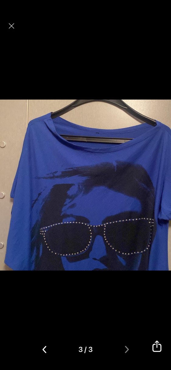 Asimetrik Kesim Mavi Baskılı Tişört - Görsel 2