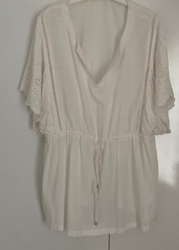 Dantel Detaylı Beyaz V Yaka Kadın Bluz - Görsel 2