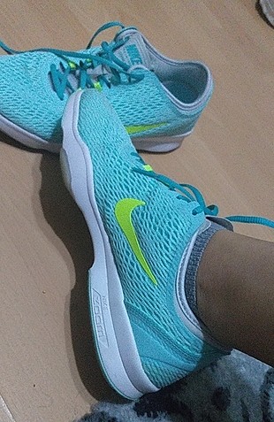 NIKE ZOOM 