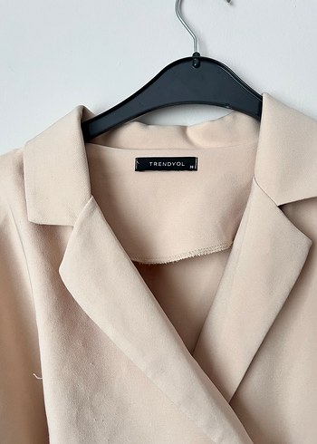 Bej Kısa Kollu Mini Tulum - Görsel 4