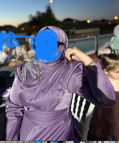 Lila taşlı abiye tesettür