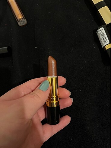 Revlon ruj