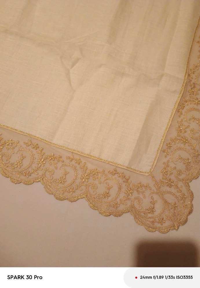 Bej Nakışlı Masa Örtüsü - Görsel 3