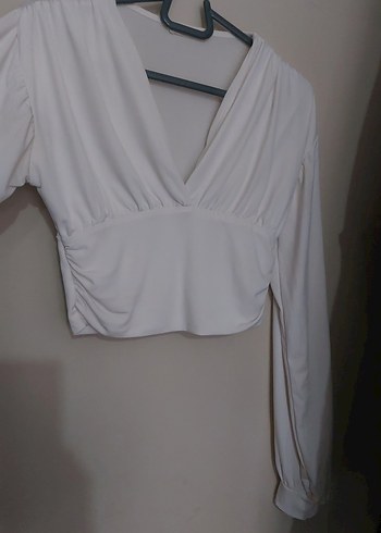 Beyaz V Yakalı Drapeli Uzun Kollu Bluz - Görsel 3