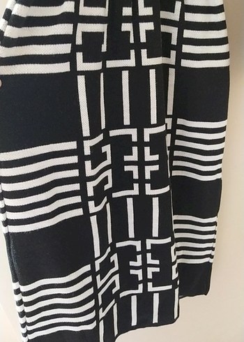 Siyah Beyaz Desenli Uzun Triko Elbise - Görsel 3