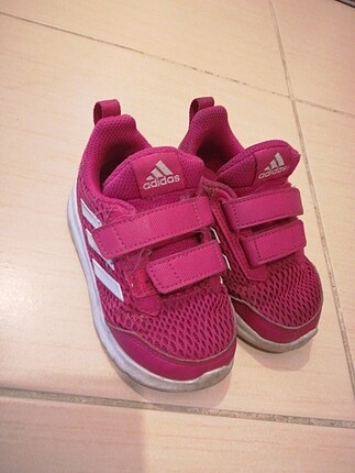 Pembe Adidas içi yepyeni