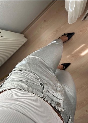 Gri Metalik Yılan Desenli Midi Kadın Jean - Görsel 2