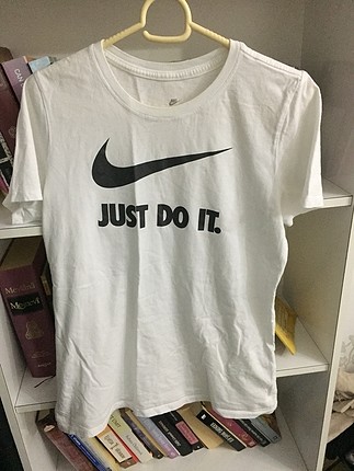 Nike spor tshirt