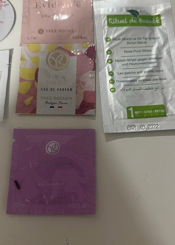 Kadın Cilt Bakım Ürünleri Örnek Seti - Görsel 12