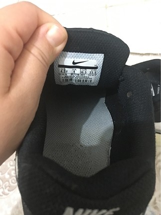 37 Beden siyah Renk Nike orjinal