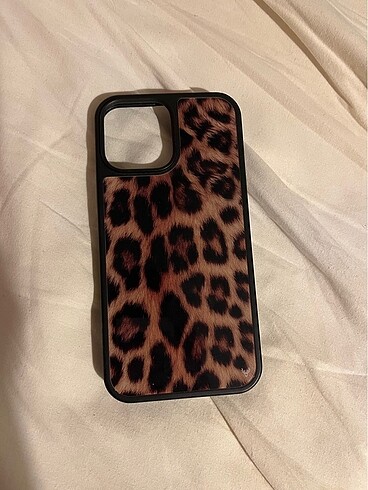 Telefon kılıfı leopar desenli