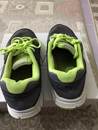 37,5 Beden Nike ayakkabı