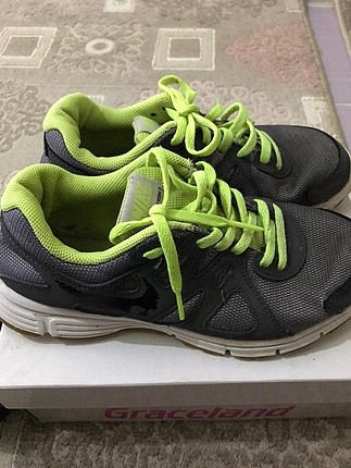 37,5 Beden yeşil Renk Nike ayakkabı