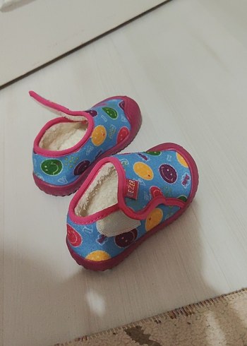Kızlar için Renkli Sıcak Terlikler Velcro - Görsel 2