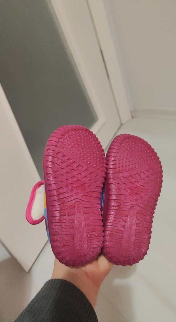 Kızlar için Renkli Sıcak Terlikler Velcro - Görsel 3