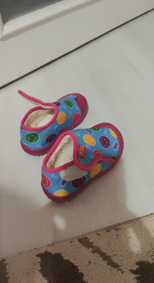 Kızlar için Renkli Sıcak Terlikler Velcro - Görsel 2