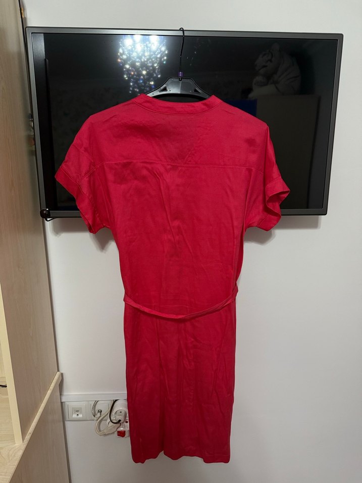 Kırmızı V Yakalı Düğmeli Midi Elbise - Görsel 2