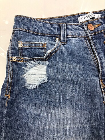 26 Beden mavi Renk Pull and bear XS bedene uygun jean şort