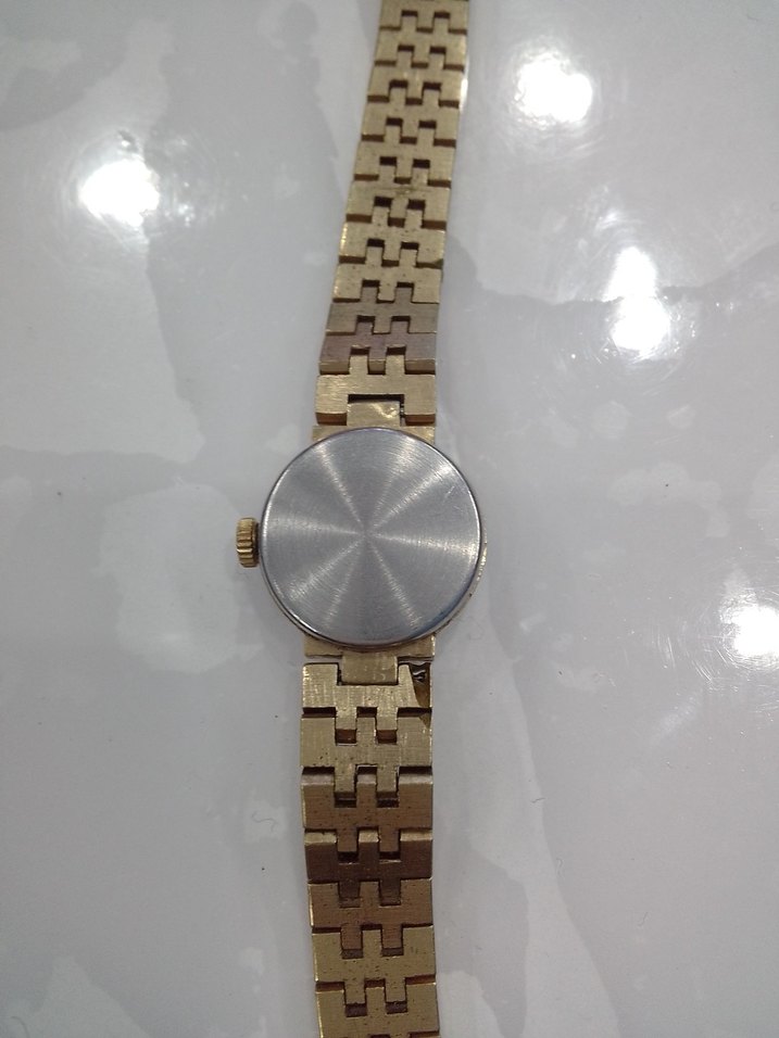 Parlak Altın Renkli Kemerli Kadın Saati vintec küçük kurmalı - Görsel 4