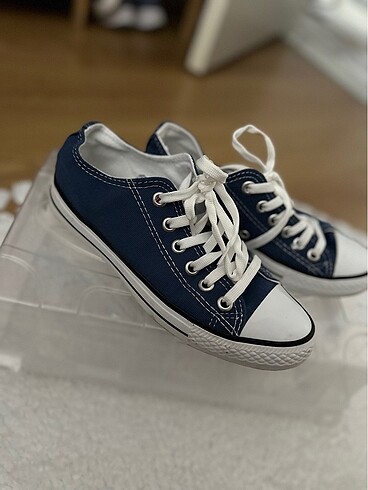 Lacivert convers