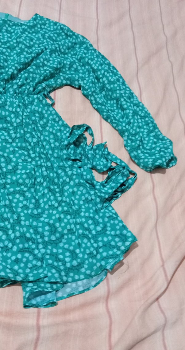 Yeşil Fırfırlı Uzun Kollu Salaş Elbise - Görsel 4