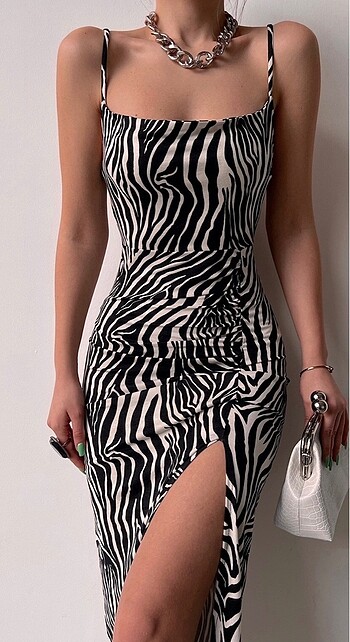 Zebra desen yırtmaçlı elbise