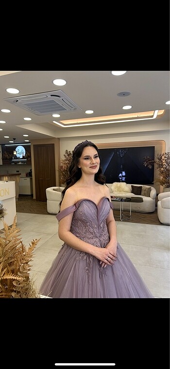 Nişan elbisesi