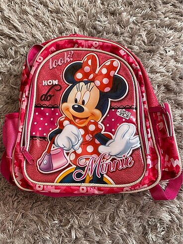 Minnie Mouse ilkokul çantası