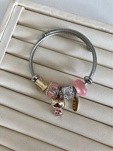  Beden Hello kitty pandora