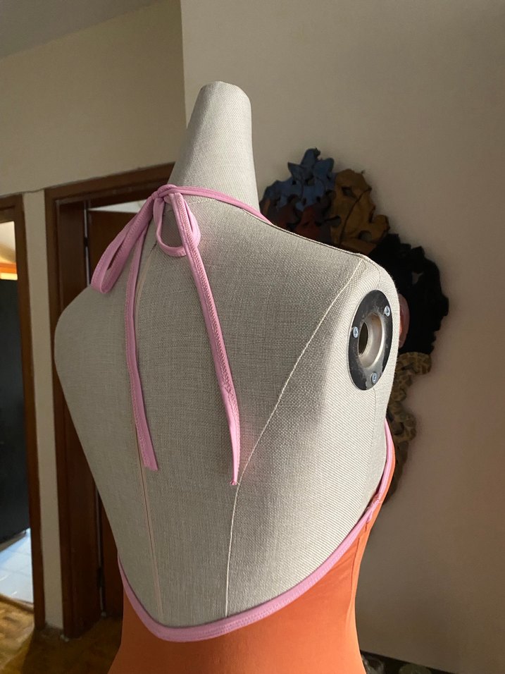 V Yaka Drapeli Mini Elbise - Görsel 4