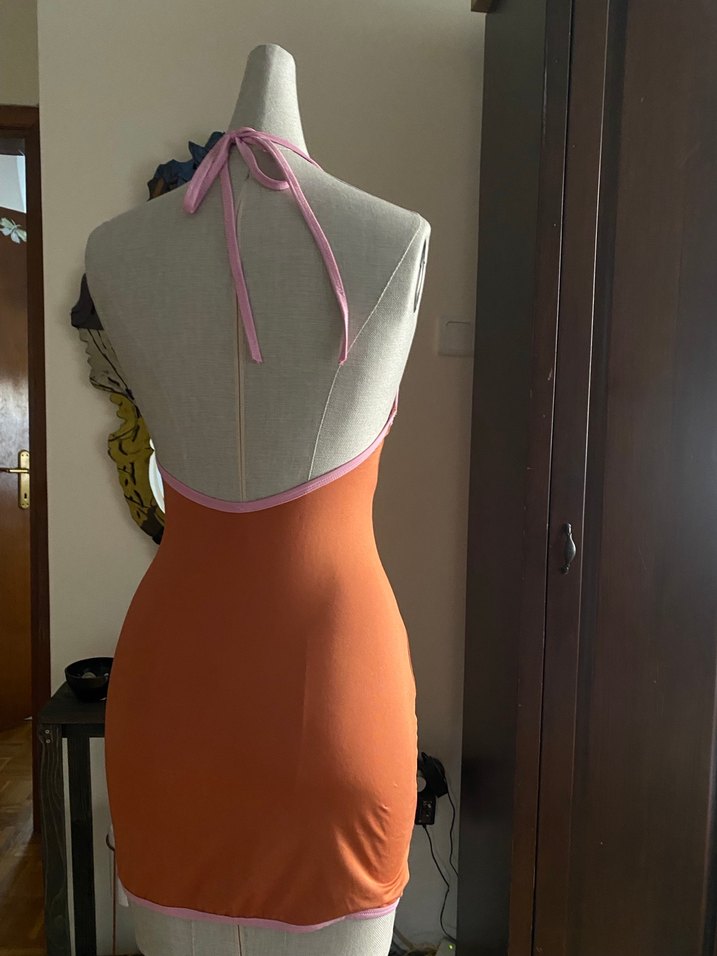 V Yaka Drapeli Mini Elbise - Görsel 3