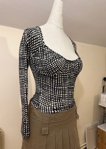 Bej Siyah Desenli Uzun Kollu Kadın Bluz - Görsel 3