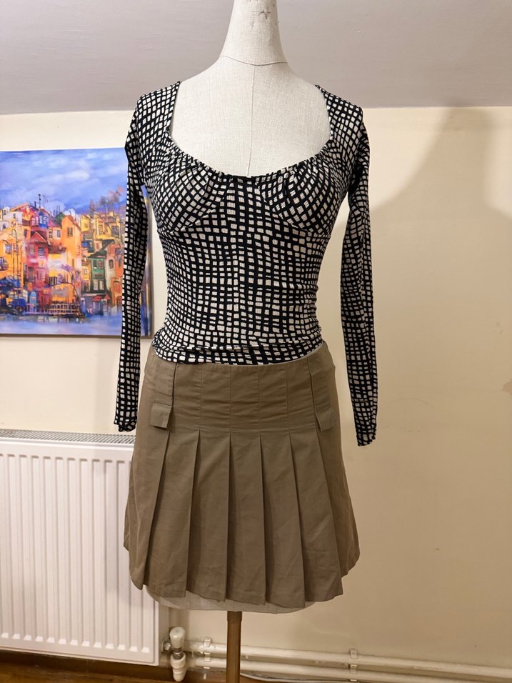 Bej Pileli Mini Etek - Görsel 4