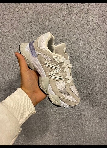 37 Beden ten rengi Renk New Balance 9060