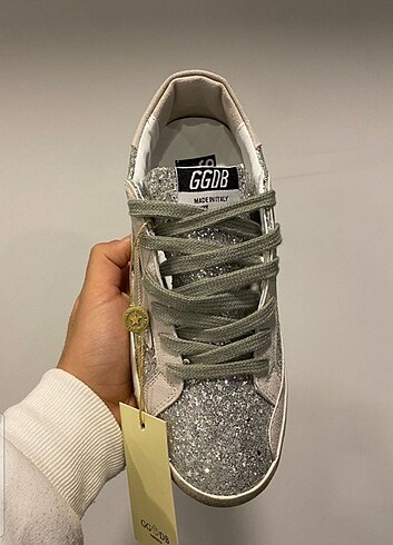 Golden Goose Deluxe Golden goose