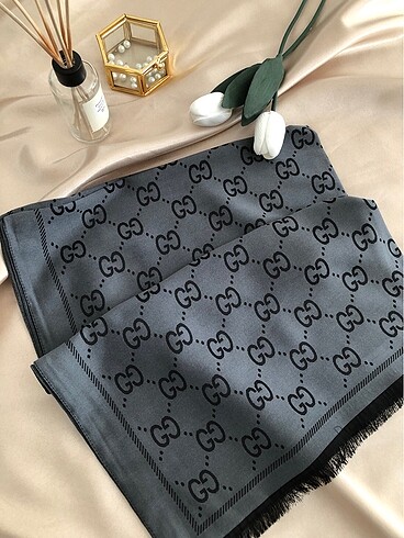 Gucci şal