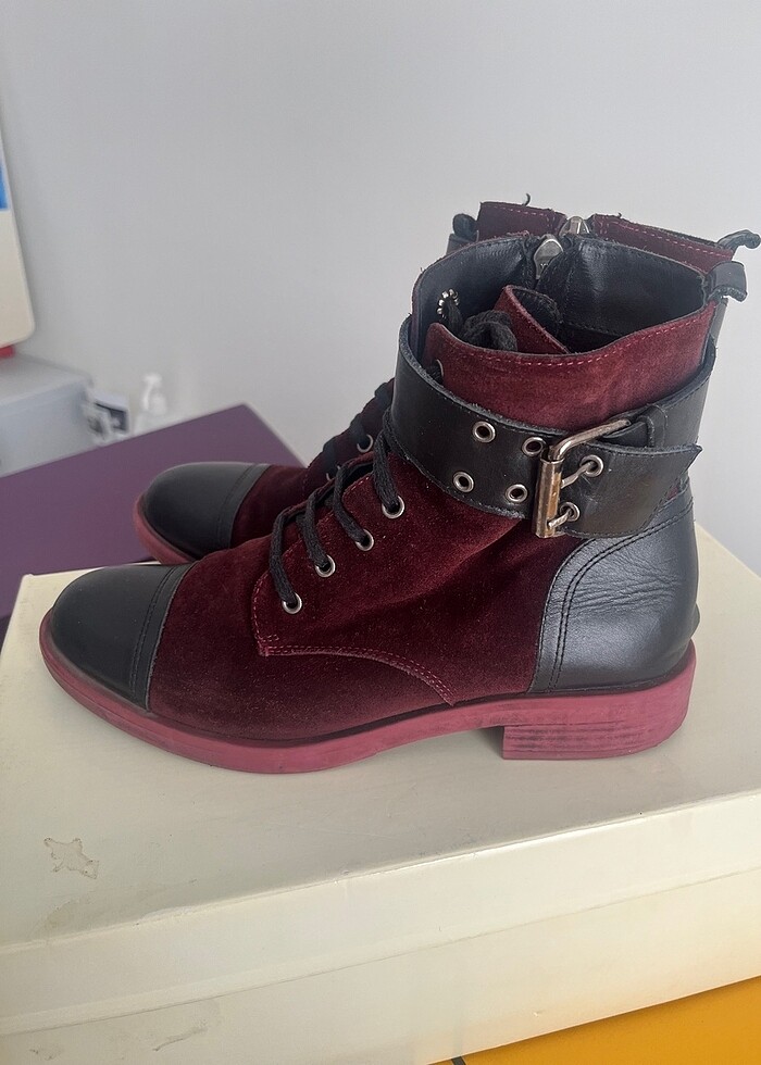 Bordo çok şık bot - Görsel 3