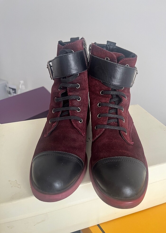 Bordo çok şık bot - Görsel 2