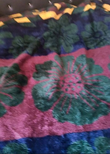 Çok Renkli Batik Desenli Battaniye - Görsel 3