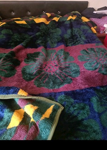 Çok Renkli Batik Desenli Battaniye - Görsel 5