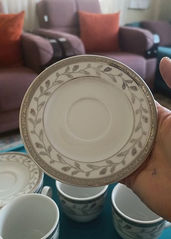 Beden Gri Desenli Beyaz Porselen Fincan Takımı