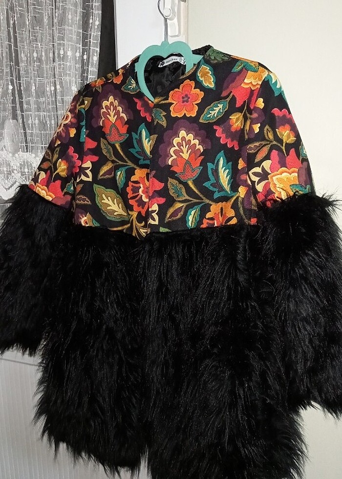 Bayan renkli ve kürklü ceket - Görsel 2