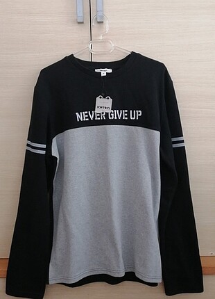 Never gıve up sweatshirt