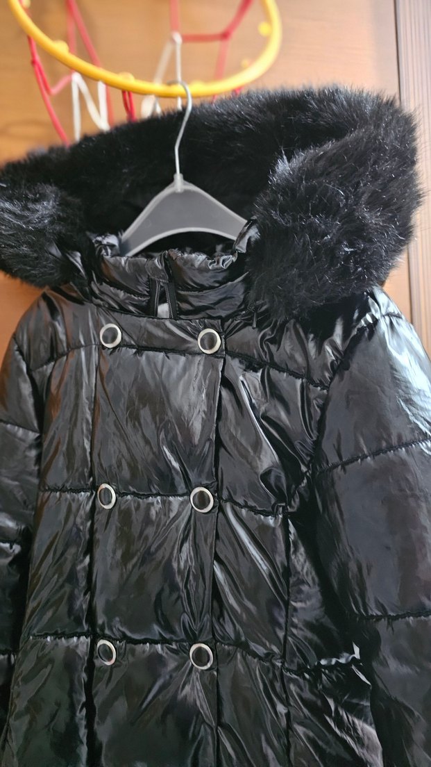 Siyah Kürklü Kadın Kışlık Mont - Görsel 3