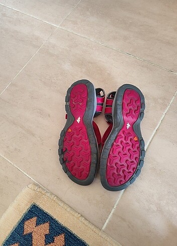 38 Beden bordo Renk Decathlon sandalet